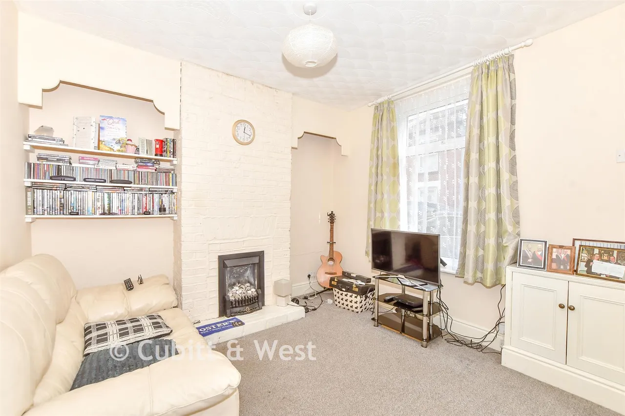 Manor Park Avenue, Portsmouth, PO3, photo 2