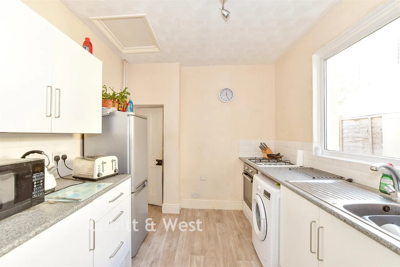 Manor Park Avenue, Portsmouth, PO3, photo 5