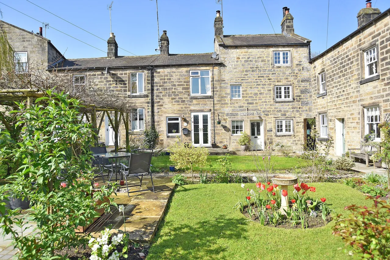 2 bed house for sale, The Square, Birstwith, HG3