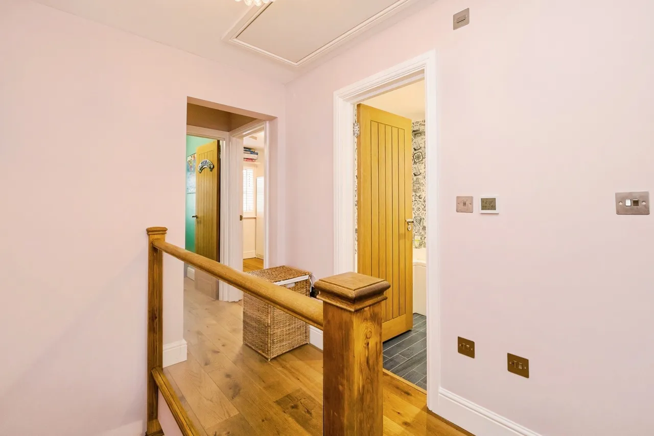 Brierley Close, HORNCHURCH, Essex, RM11, photo 28