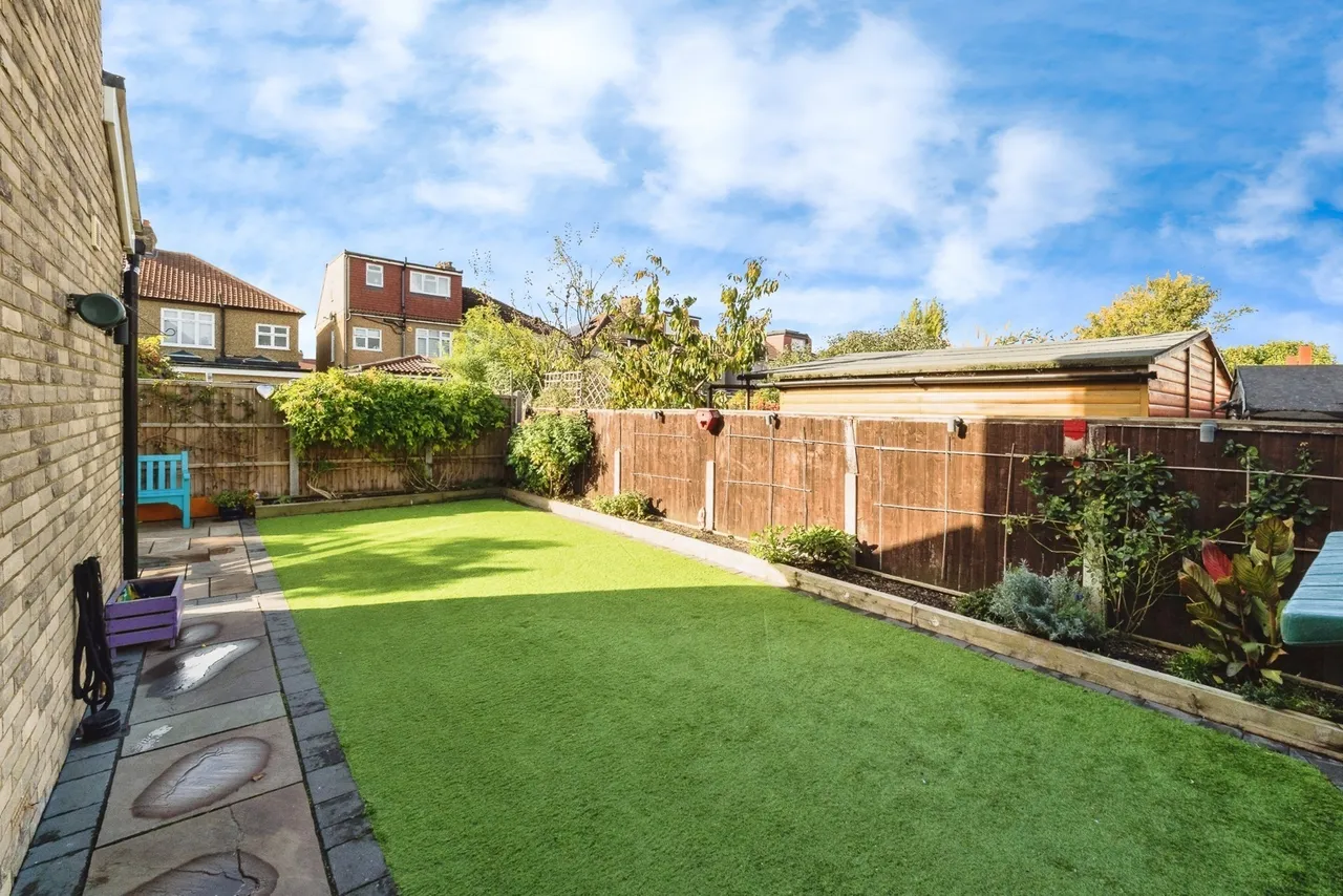 Brierley Close, HORNCHURCH, Essex, RM11, photo 24