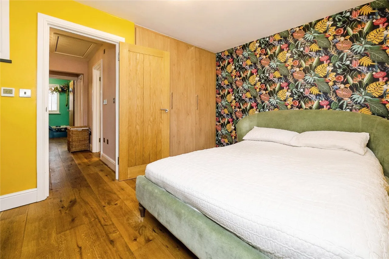 Brierley Close, HORNCHURCH, Essex, RM11, photo 4