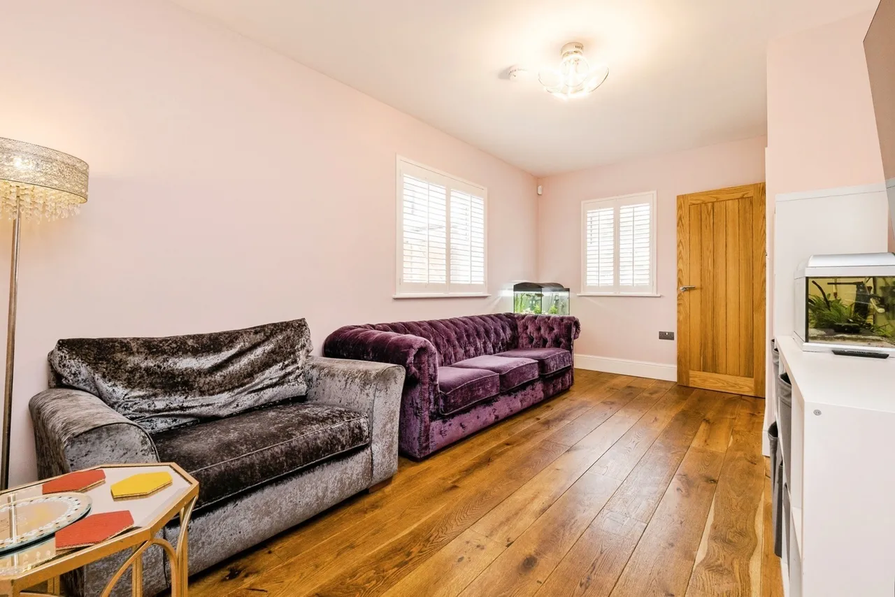 Brierley Close, HORNCHURCH, Essex, RM11, photo 11