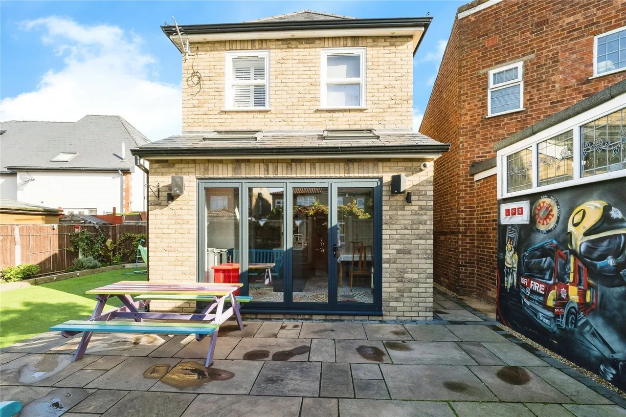 Brierley Close, HORNCHURCH, Essex, RM11, photo 22