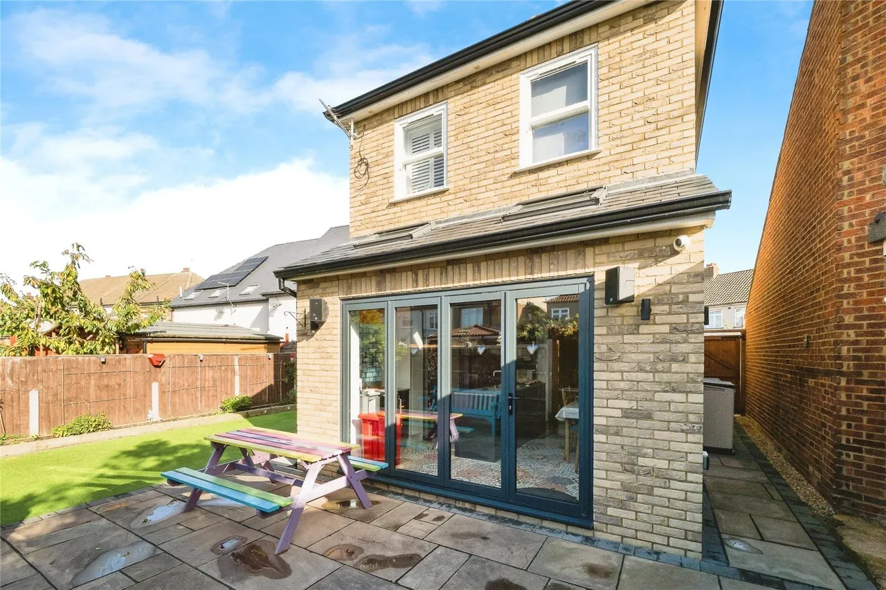 Brierley Close, HORNCHURCH, Essex, RM11, photo 6