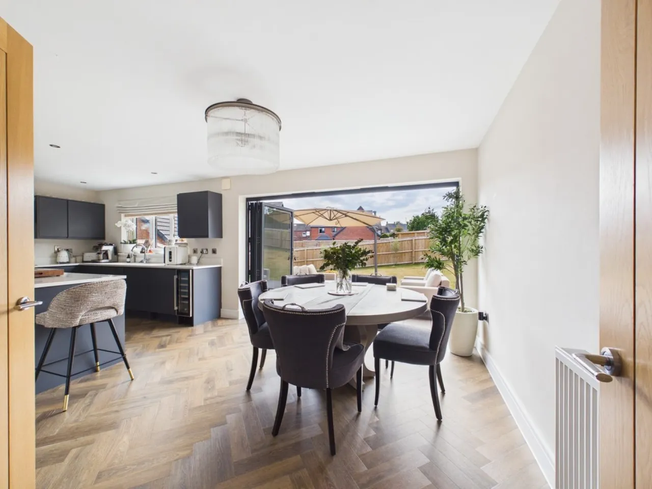 Donvalley Crescent, photo 8