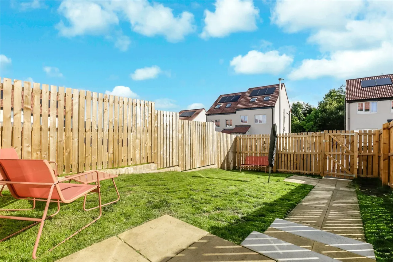 Colquhoun Crescent, Armadale, West Lothian, EH48, photo 19