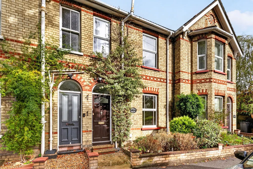 3 bed house for sale, Laburnum Road, Chertsey, KT16