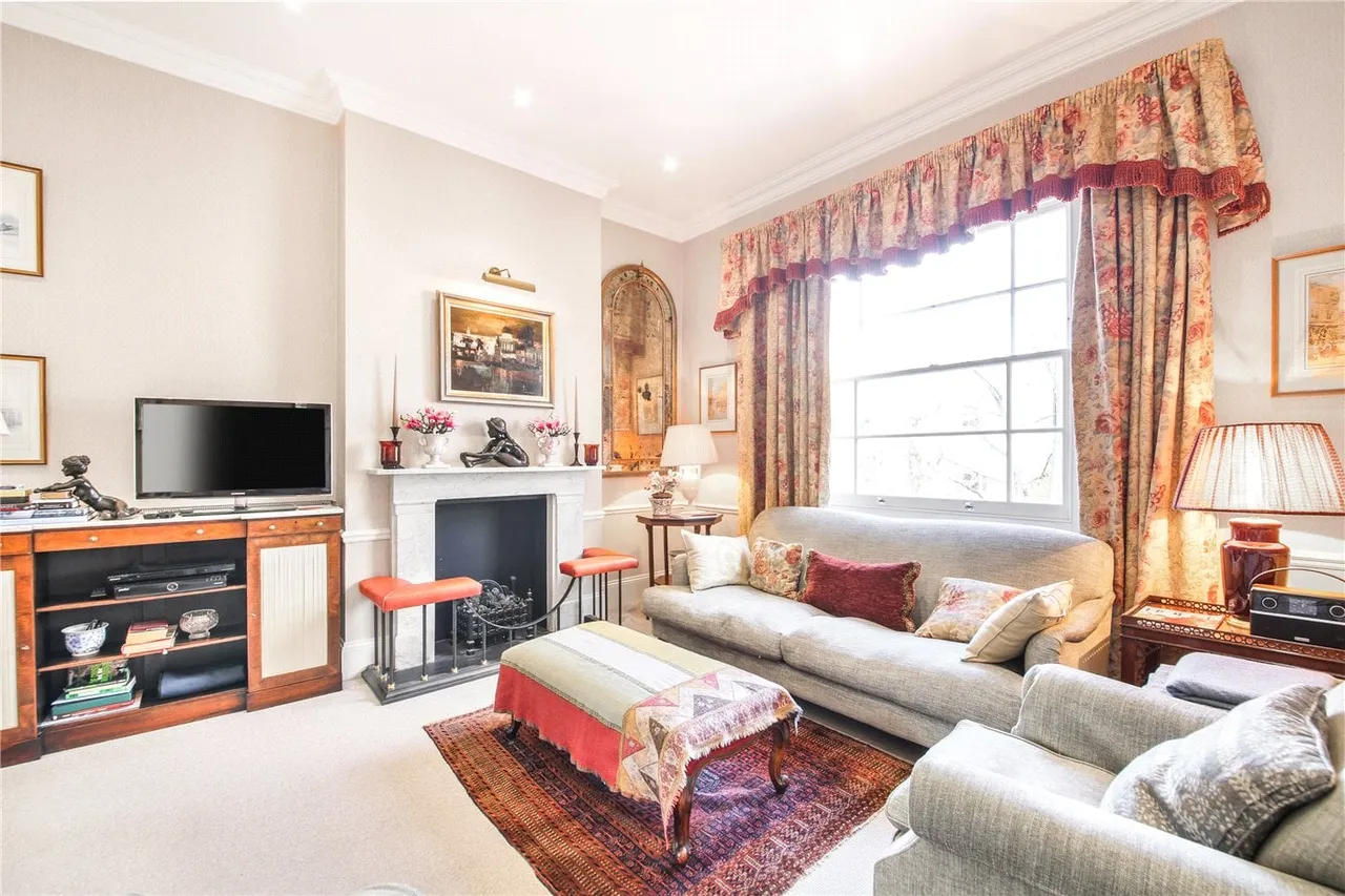 Pembridge Place, London, W2, photo 2