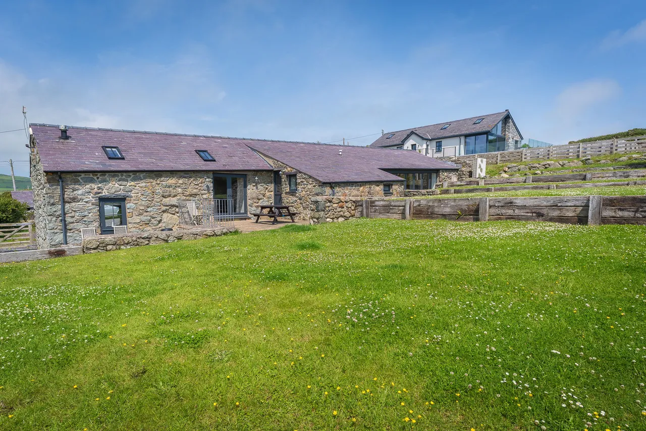 Geufron Barn, Aberdaron, LL53, photo 2