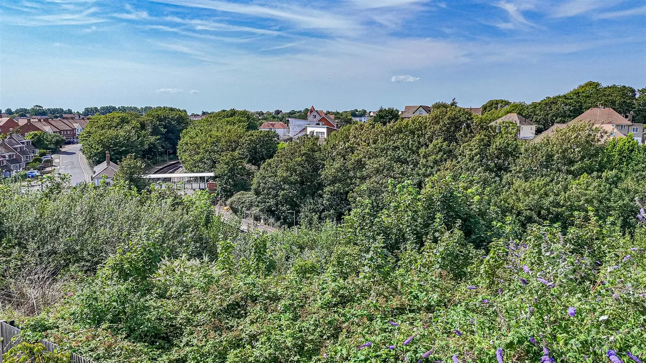 Essenden Road, St. Leonards-On-Sea, photo 16