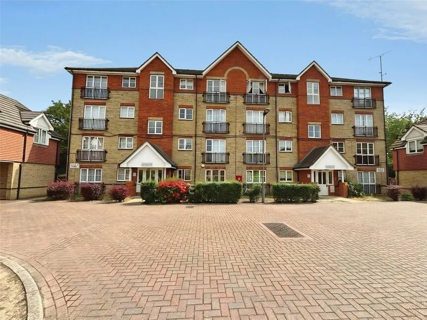 2 bed flat for sale — Joseph Hardcastle Close, London, SE14