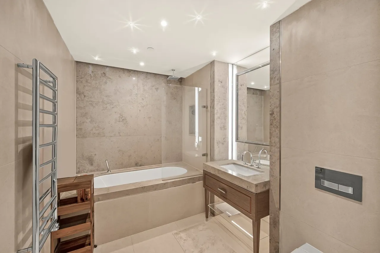 Strand, London, WC2R, photo 9