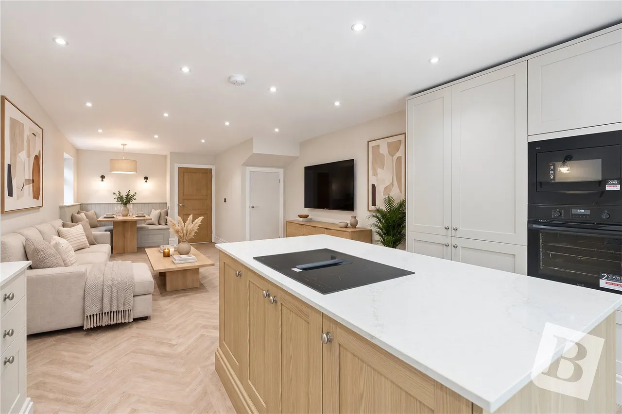 Highview Gardens, Upminster, RM14, photo 2