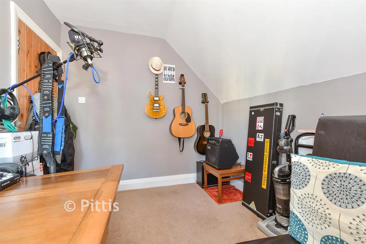 St. John's Road, Sandown, PO36, photo 11