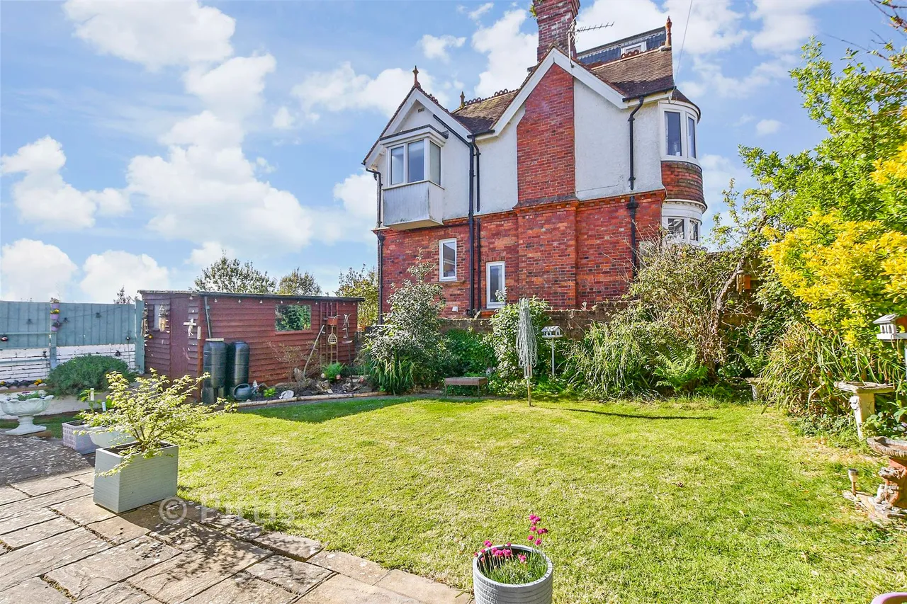 St. John's Road, Sandown, PO36, photo 16
