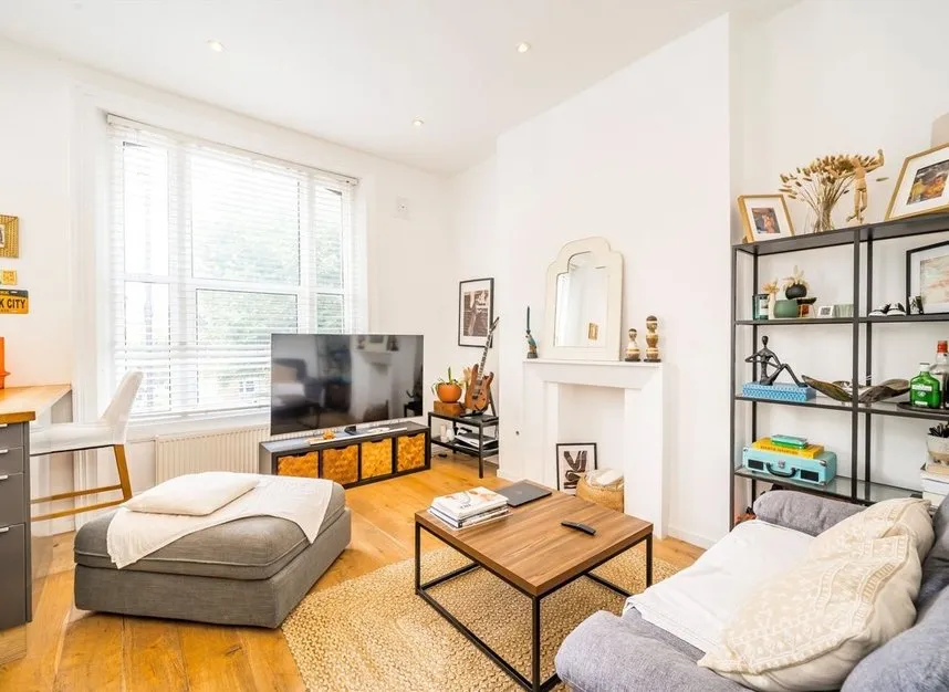 Shepherds Bush Road, Shepherds Bush, W6, photo 2