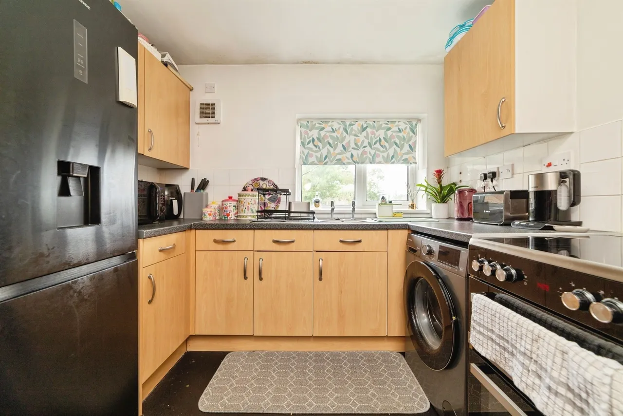 Pankhurst Crescent, Chells, SG2, photo 7