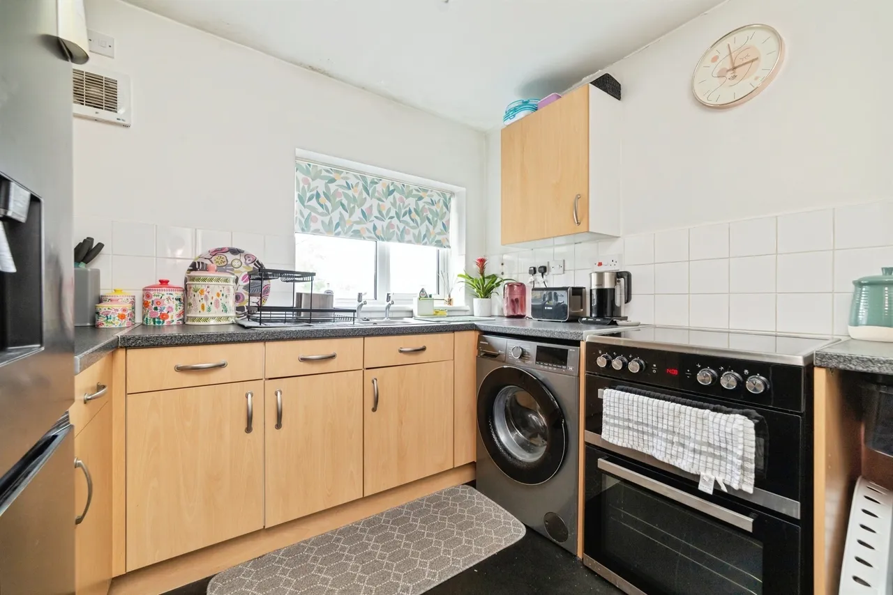 Pankhurst Crescent, Chells, SG2, photo 2