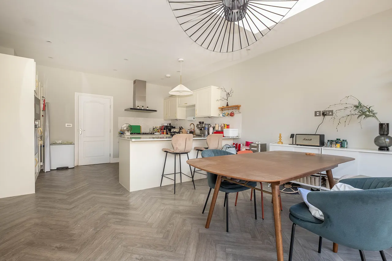 Antoinette Close, Kingston Upon Thame..., photo 6