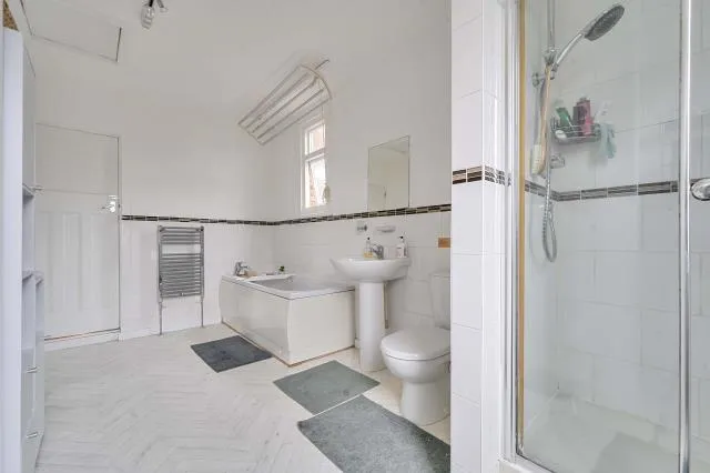Totteridge Avenue, High Wycombe, HP13, photo 16