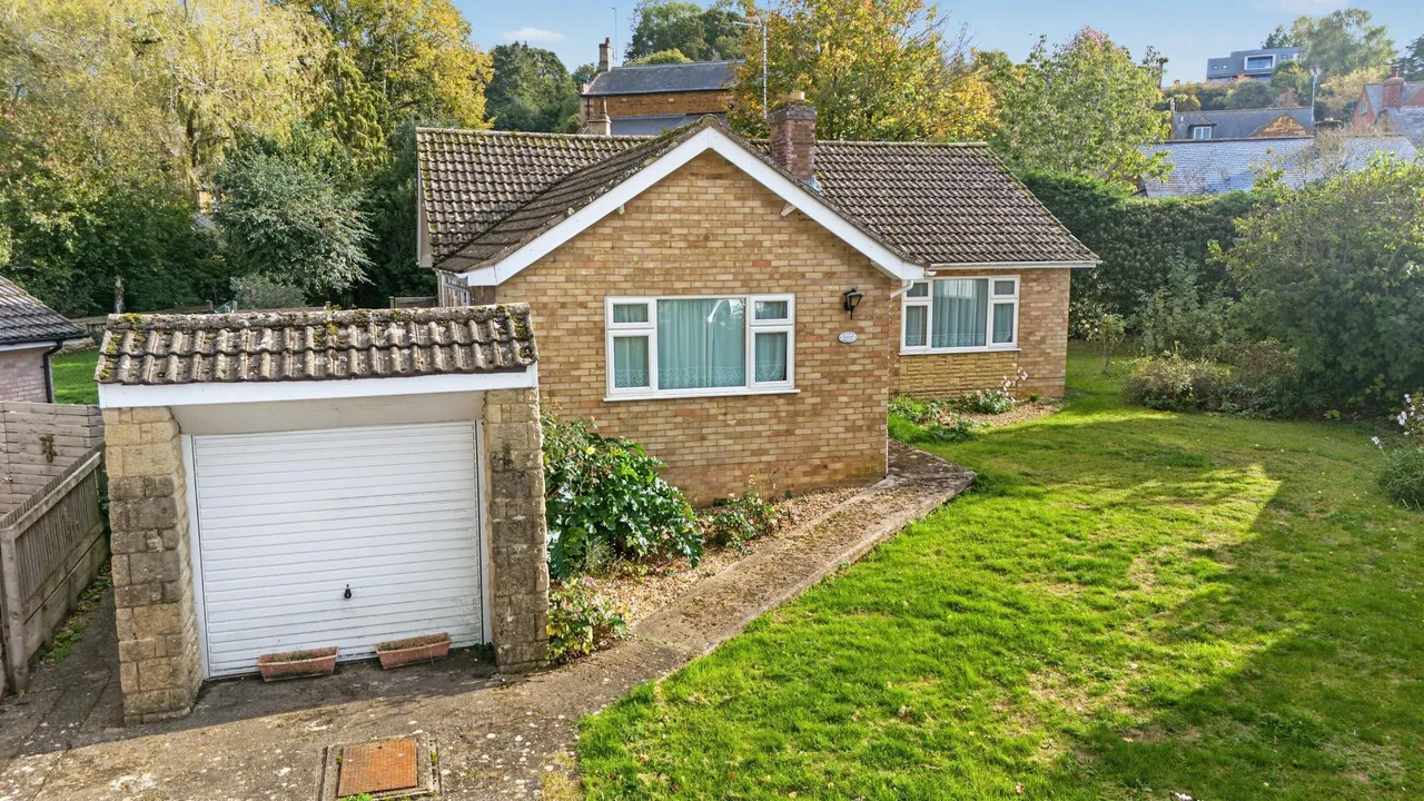 Cannam Close, Middleton, LE16, photo 19