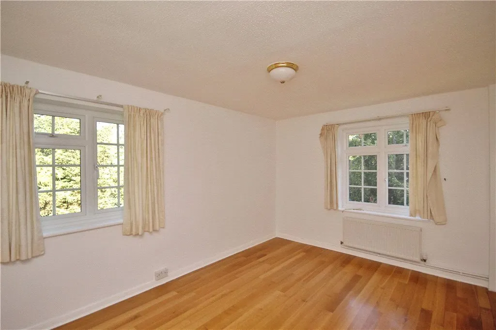 Lower Edgeborough Road, Guildford, GU1, photo 4