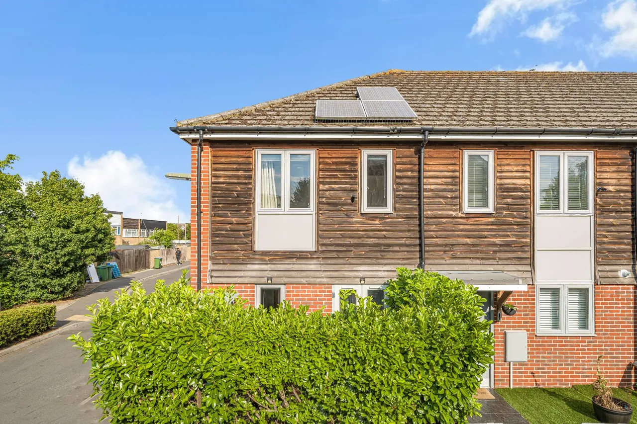 Thamesmead, Walton On Thames, KT12, photo 11
