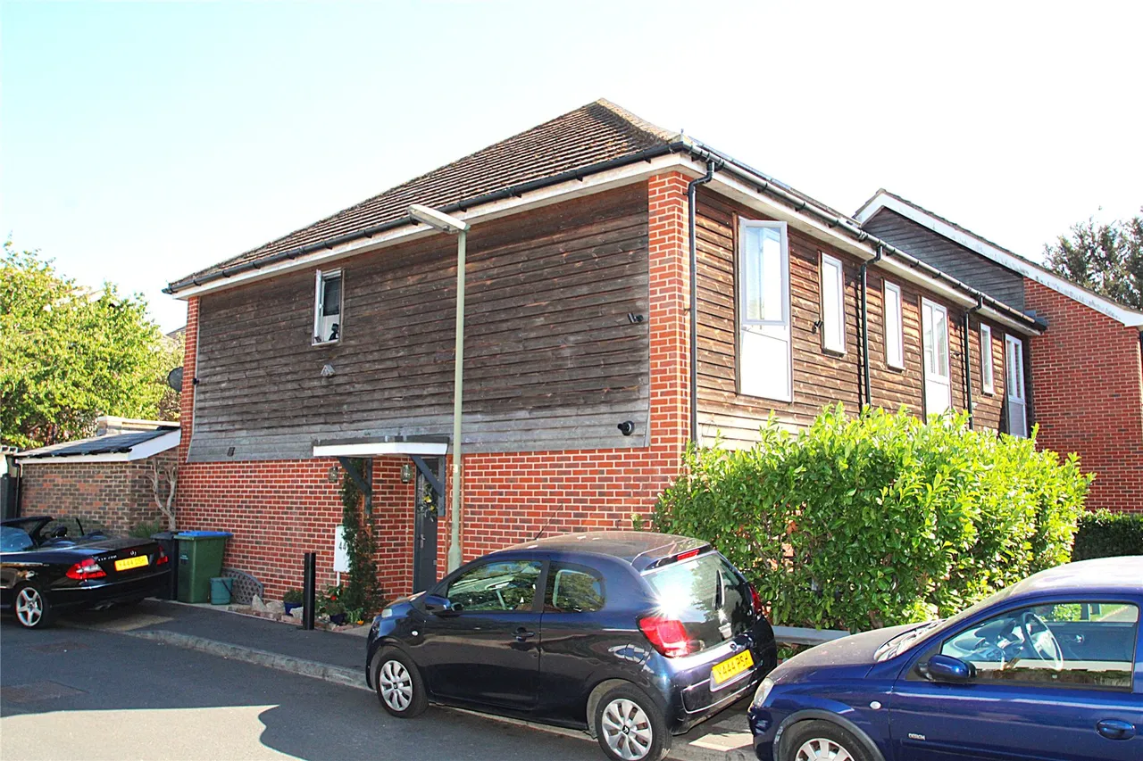 Thamesmead, Walton On Thames, KT12, photo 14