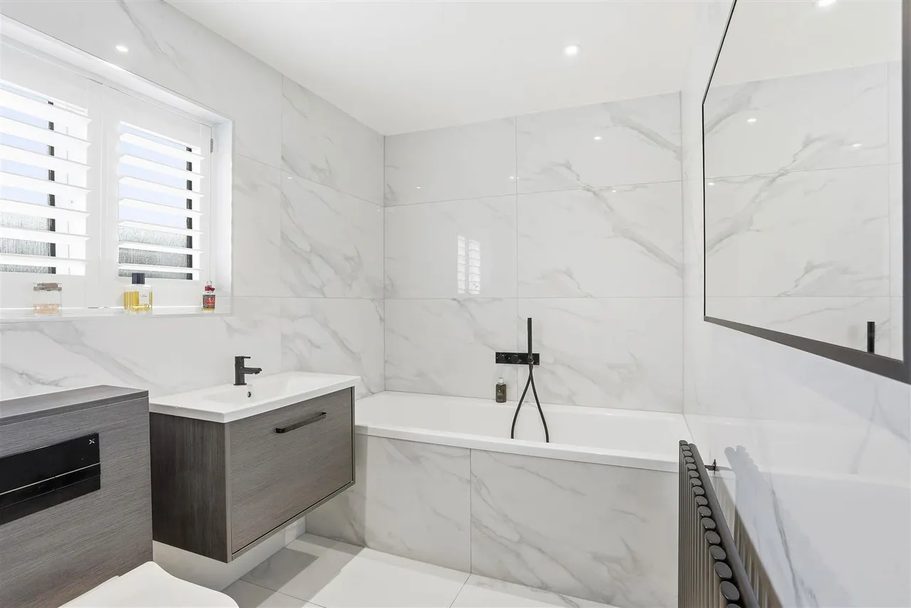 South Drive, South Cheam, SM2, photo 31