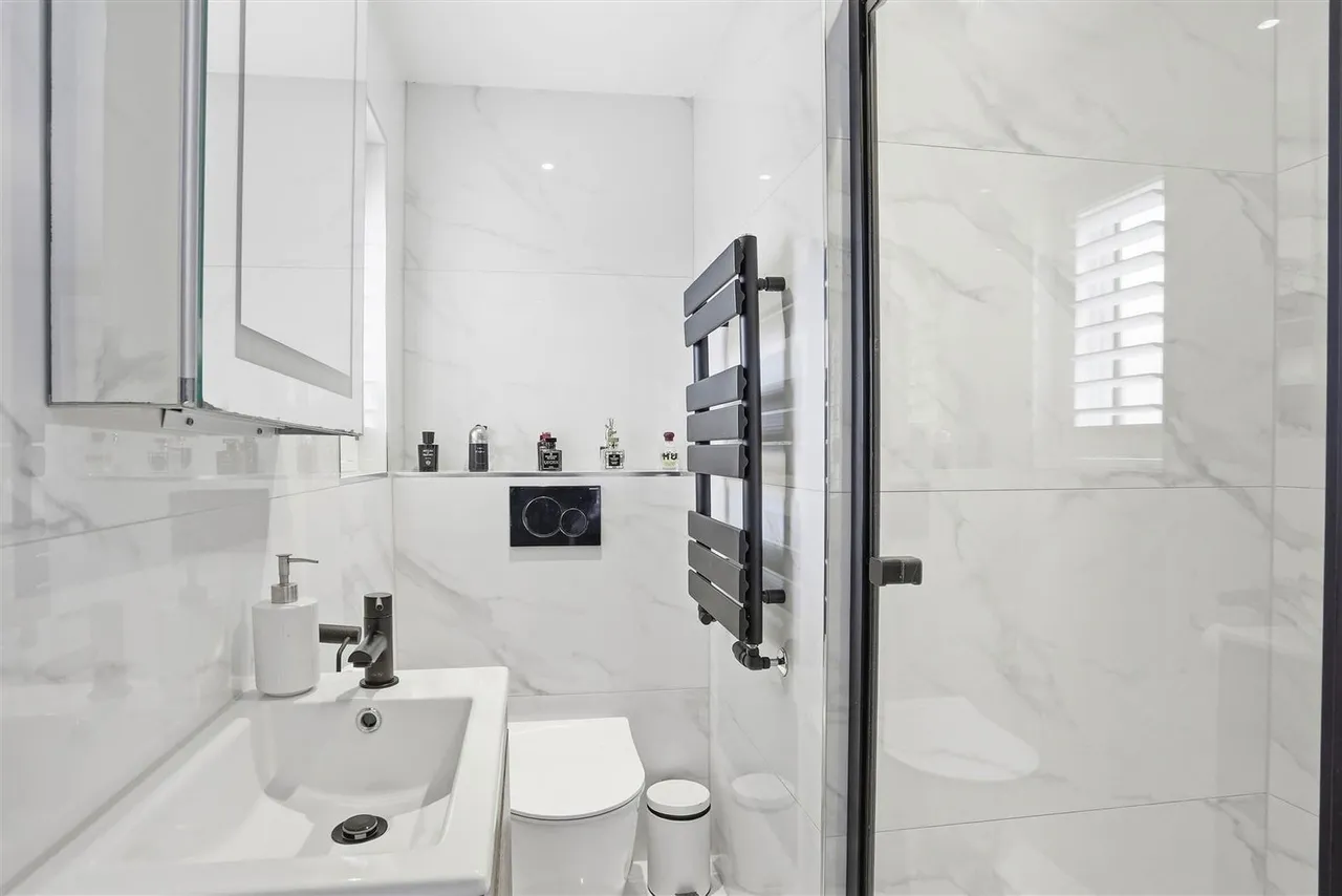 South Drive, South Cheam, SM2, photo 28