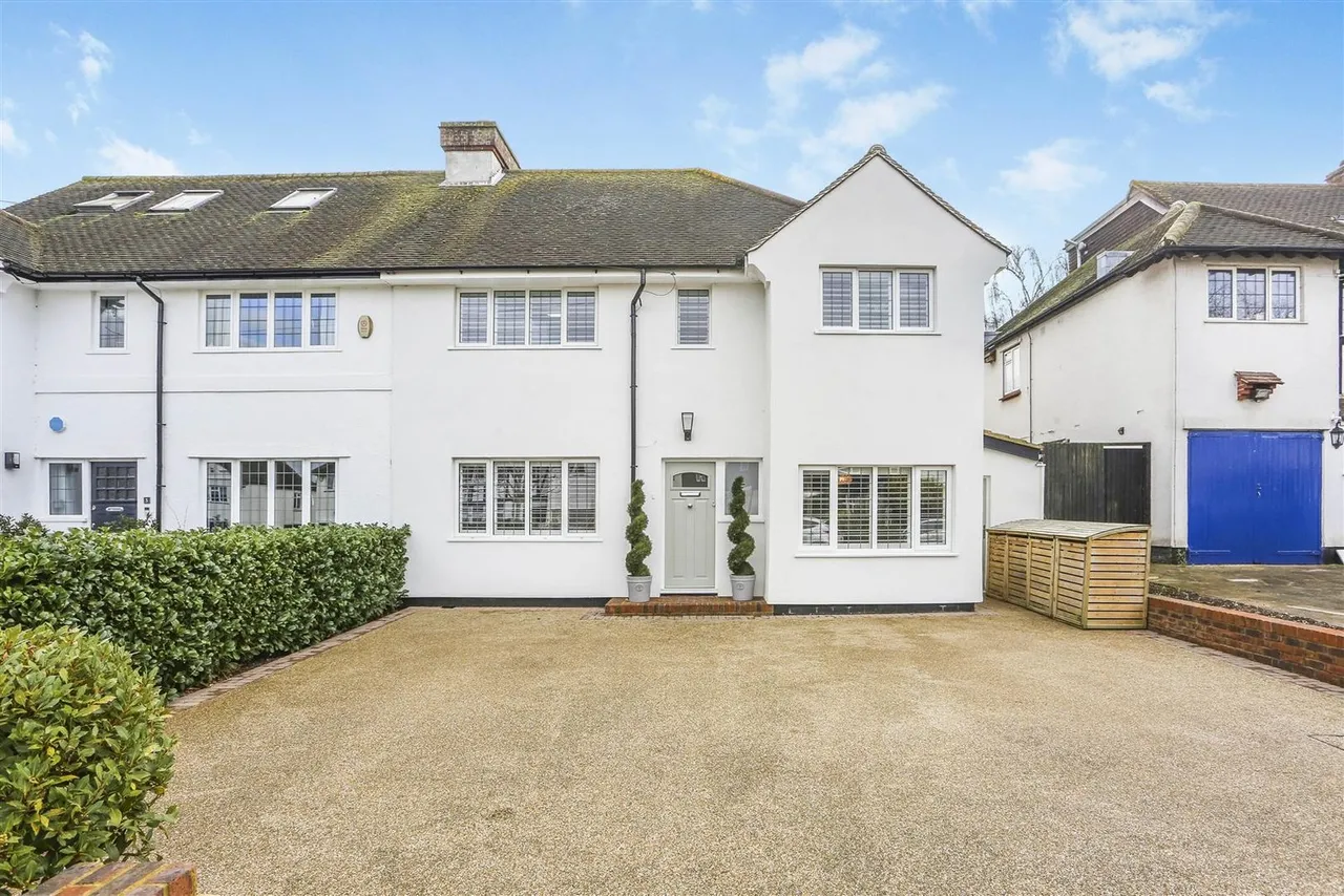 4 bed house for sale, South Drive, South Cheam, SM2