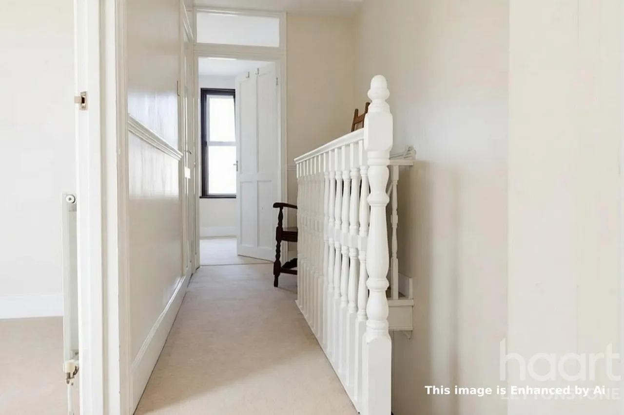 Barfield Road, London, E11, photo 12