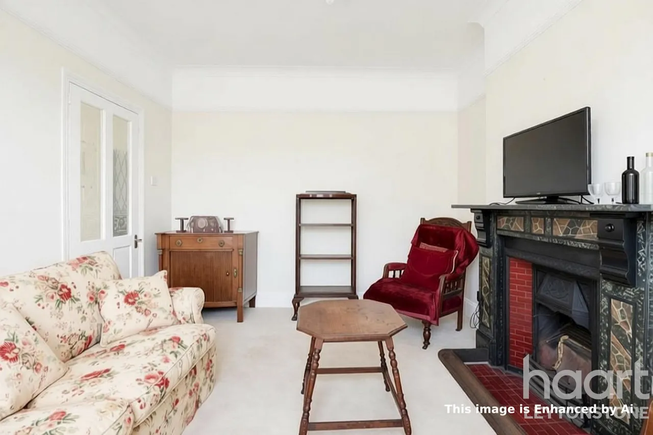 Barfield Road, London, E11, photo 7