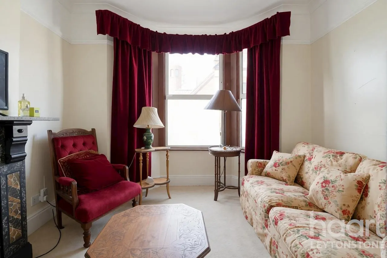 Barfield Road, London, E11, photo 6