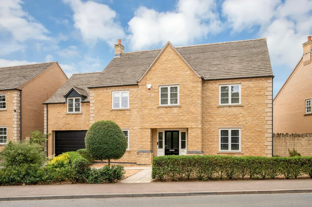 5 bed house for sale, Uffington Road, Barnack, PE9