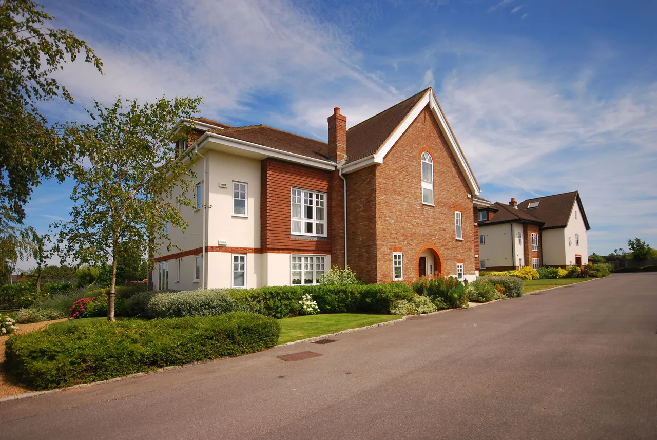 2 bed flat to rent, Guildford, GU4