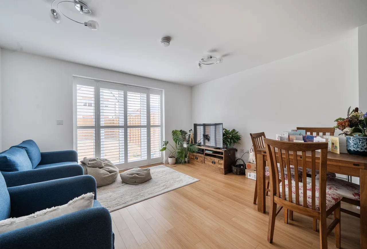 Churchill Drive, Gloucestershire, Innsworth, GL3 1FP, photo 4