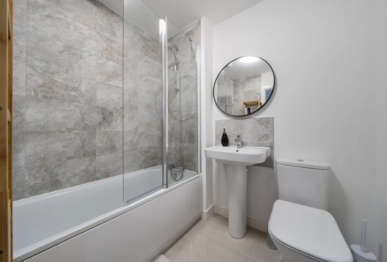 Churchill Drive, Gloucestershire, Innsworth, GL3 1FP, photo 8