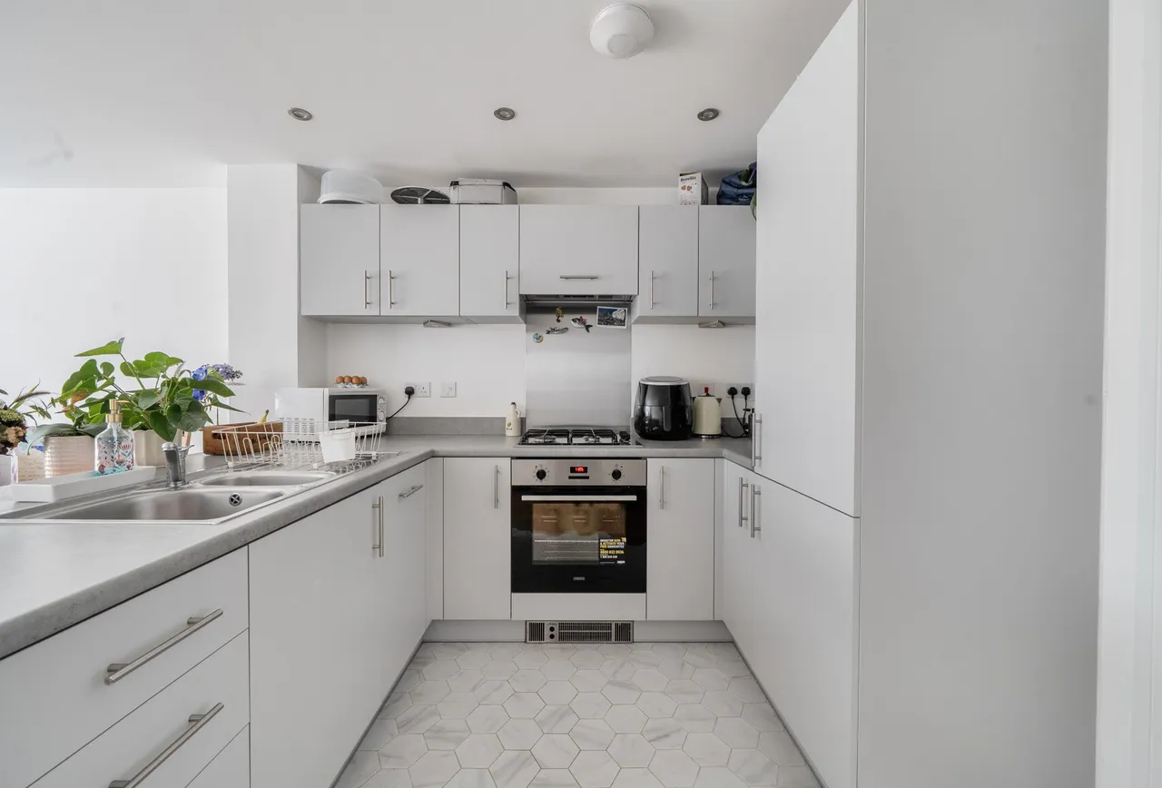 Churchill Drive, Gloucestershire, Innsworth, GL3 1FP, photo 5