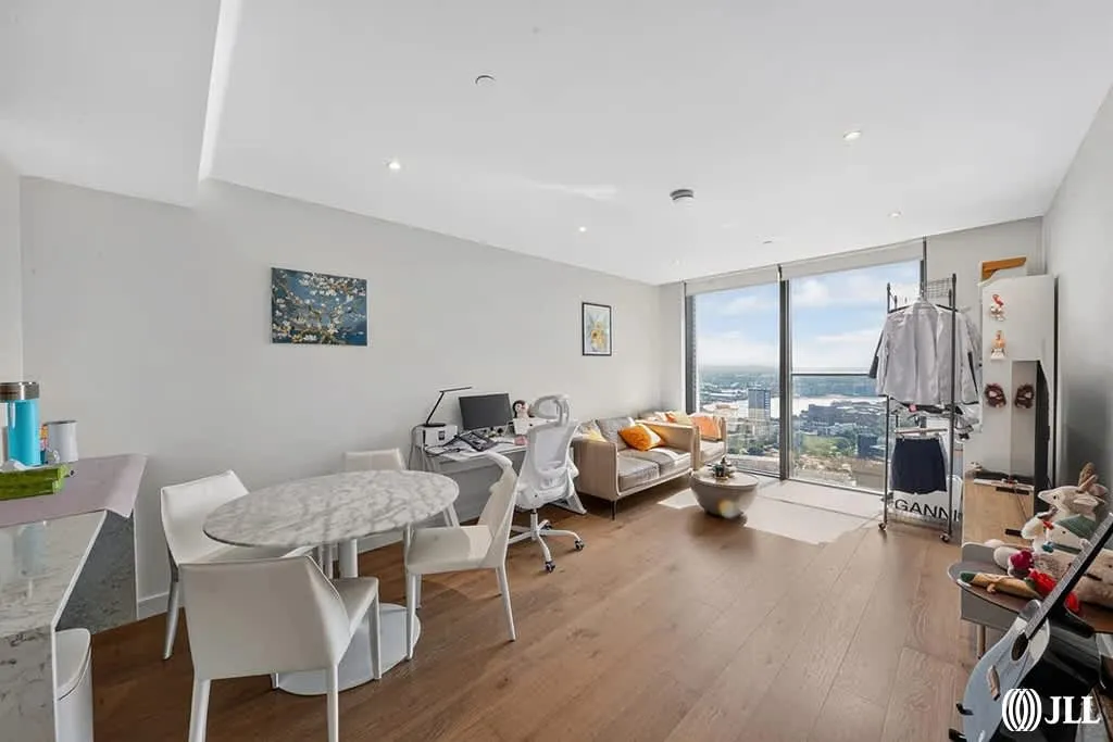 1 bed flat for sale, Marsh Wall London, E14