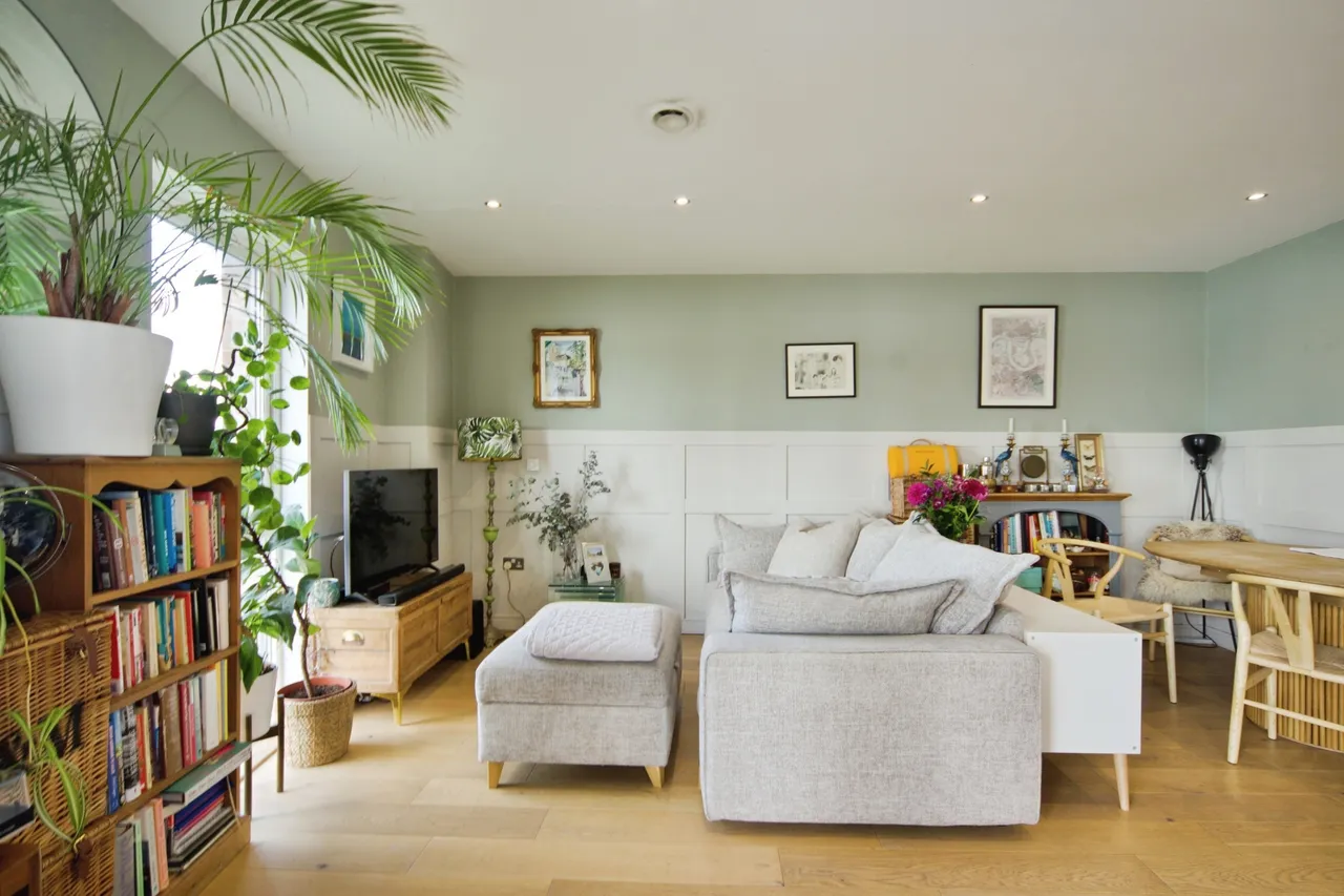 35 Ovex Close, London, photo 12