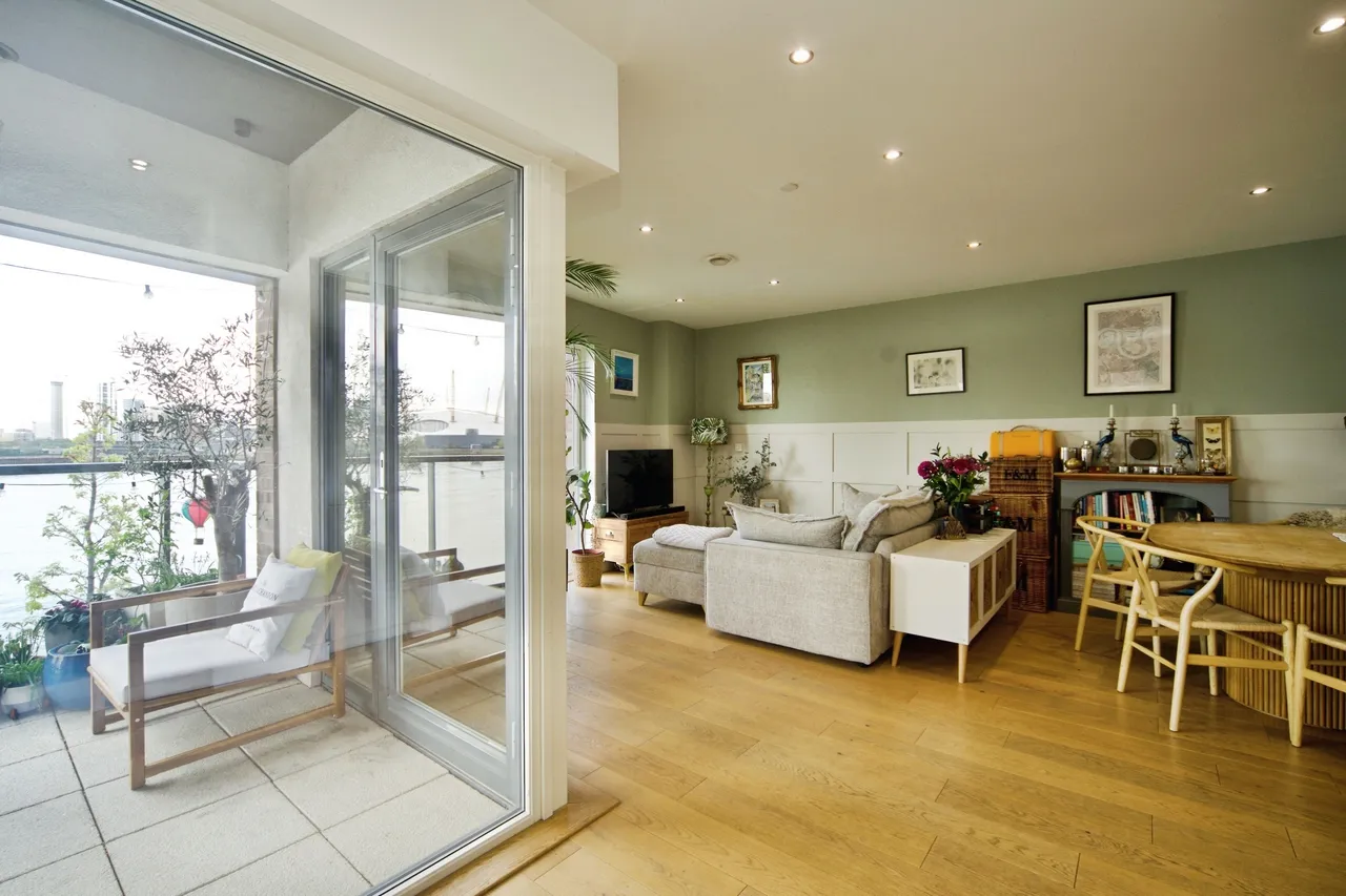 35 Ovex Close, London, photo 4