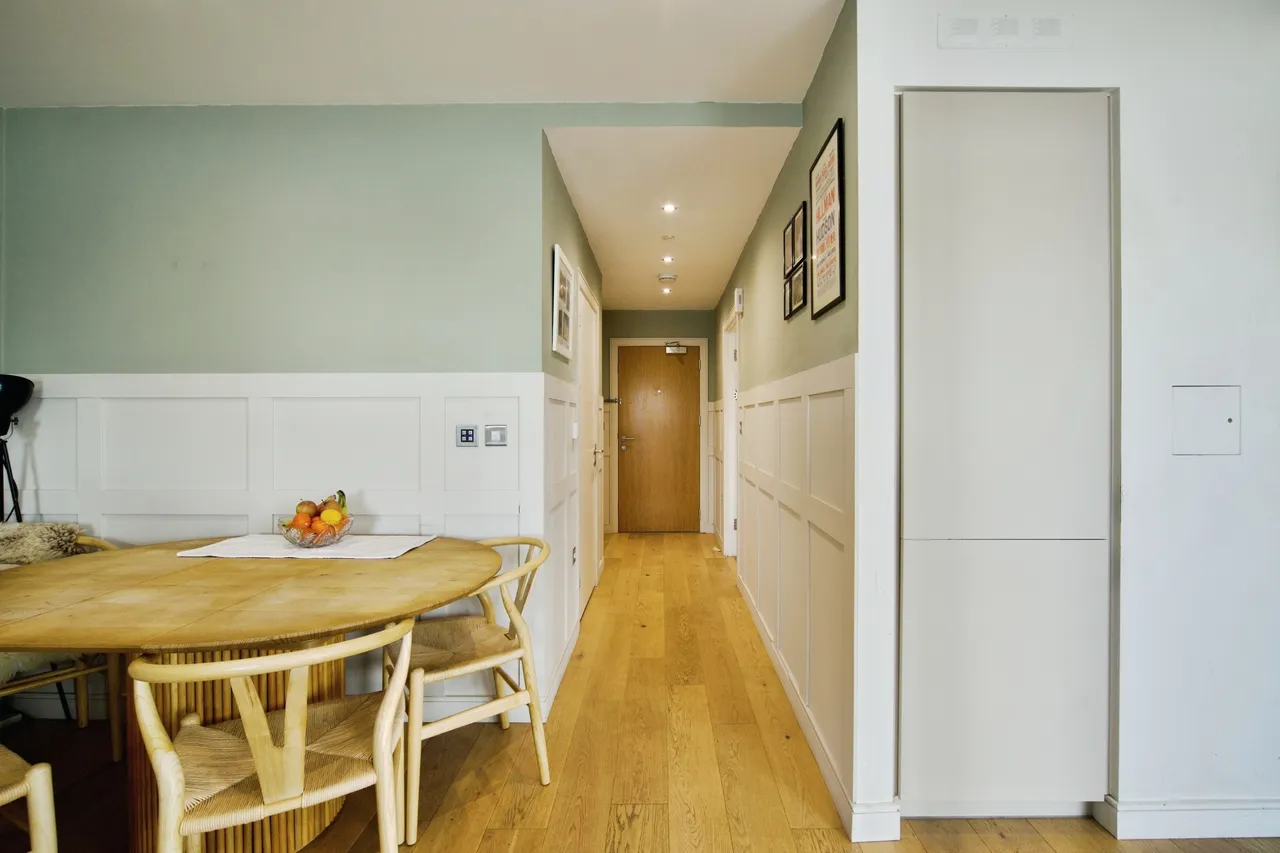35 Ovex Close, London, photo 11