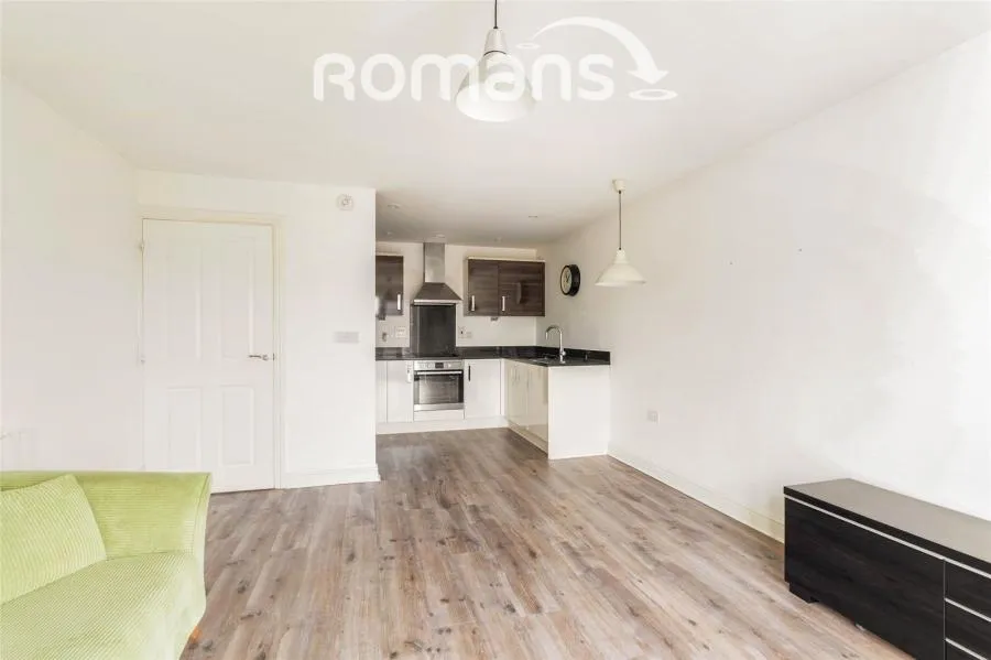Outfield Crescent, Wokingham, RG40, photo 4