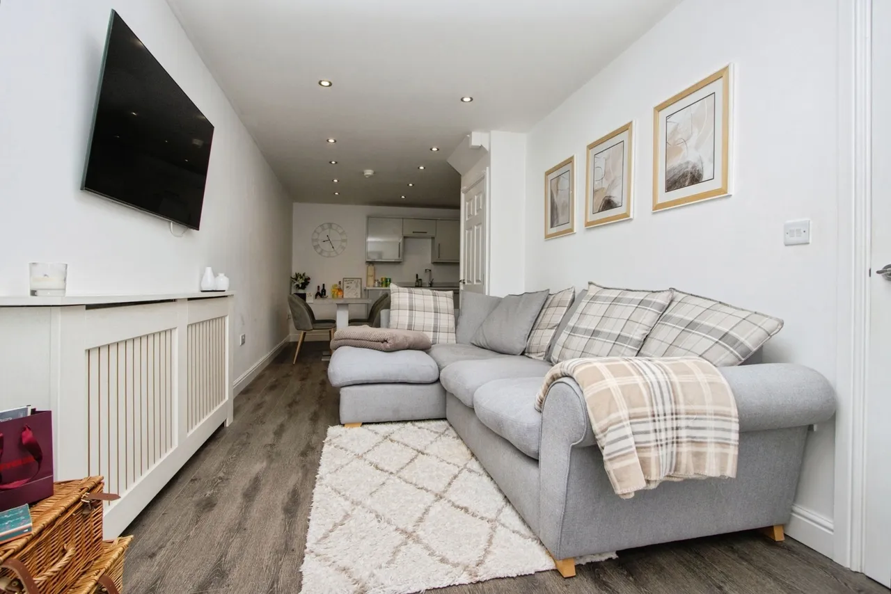 Rosedene Court, Earlsheaton, WF12, photo 5