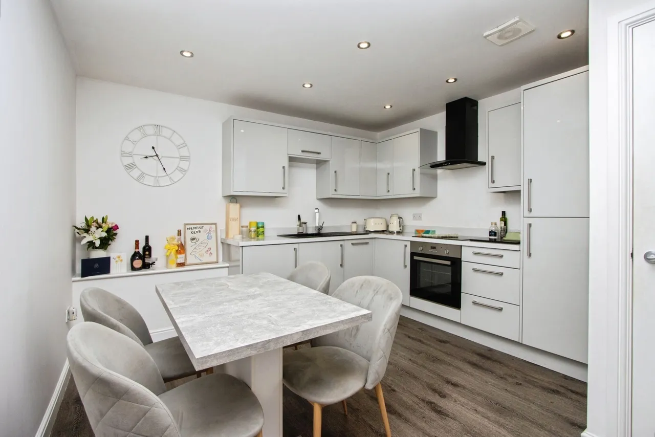 Rosedene Court, Earlsheaton, WF12, photo 7