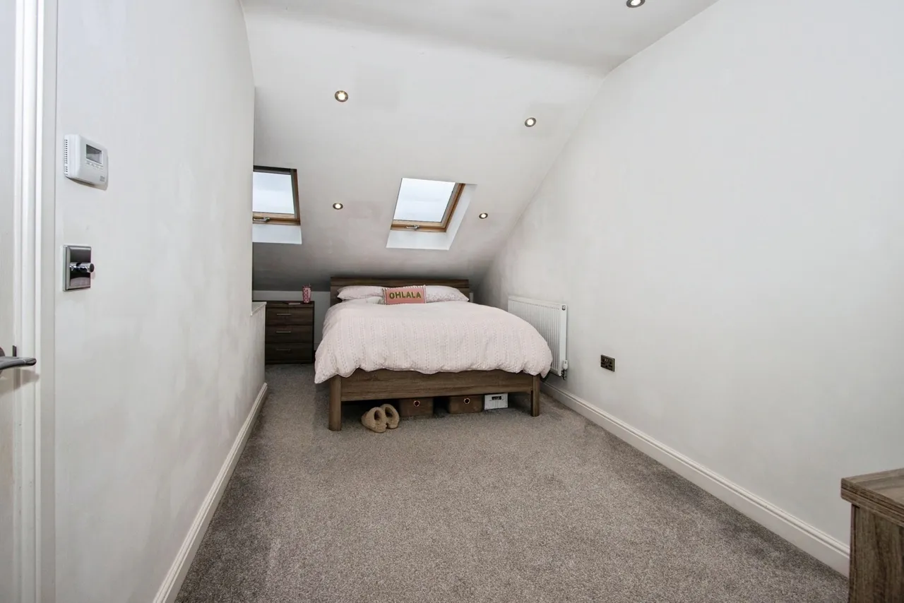 Rosedene Court, Earlsheaton, WF12, photo 12