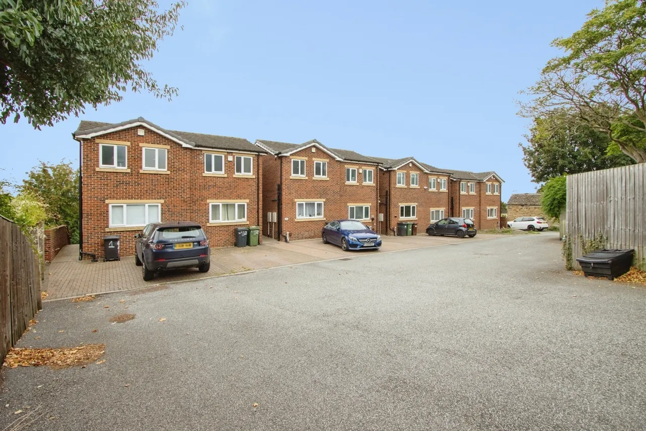 Rosedene Court, Earlsheaton, WF12, photo 21