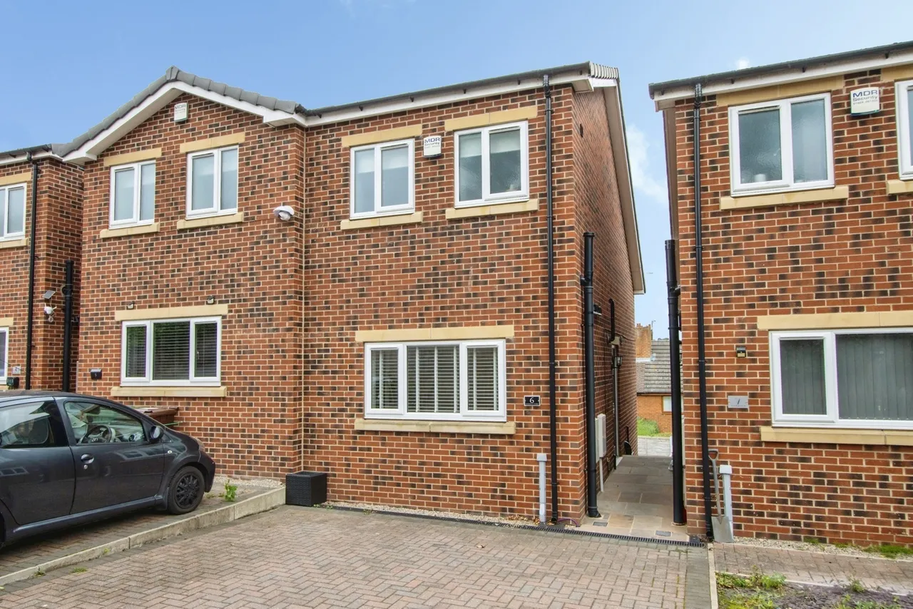 Rosedene Court, Earlsheaton, WF12, photo 20